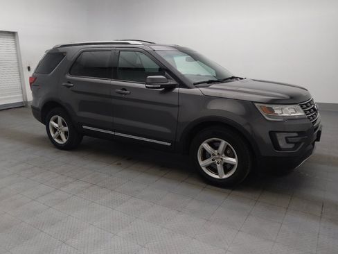 Used 2016 Ford Explorer XLT w/ Equipment Group 202A AWD/4WD image 11