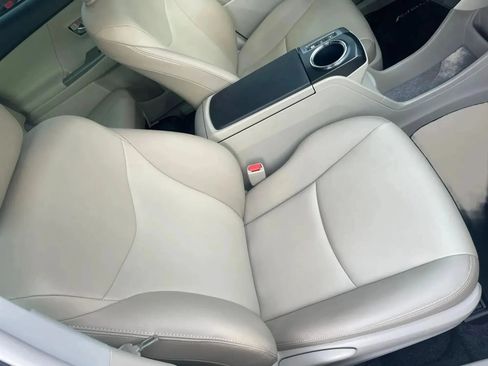 Used 2016 Toyota Prius V Five FWD image 16
