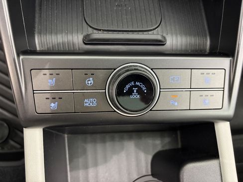 Used 2024 Hyundai Kona Limited AWD/4WD image 27
