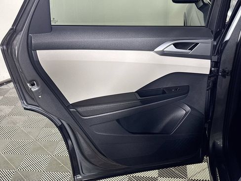 Certified 2025 Volkswagen Taos SE AWD/4WD image 20