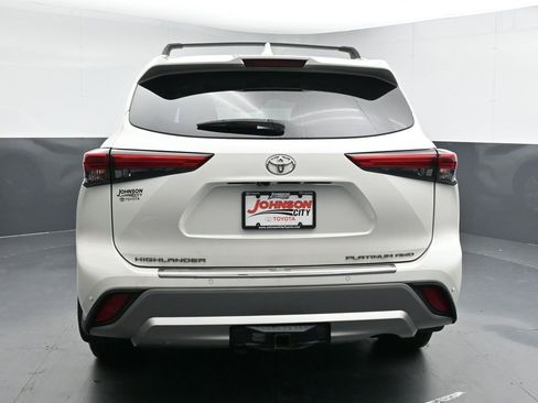 Used 2021 Toyota Highlander Platinum image 7