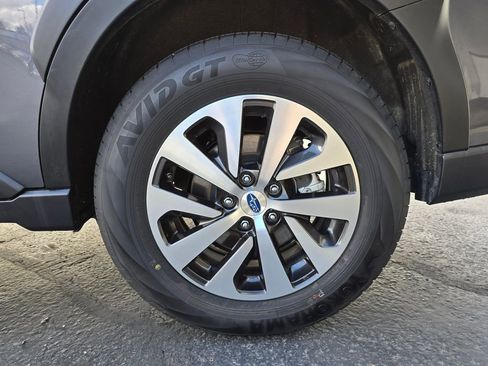 Certified 2025 Subaru Outback Premium image 6