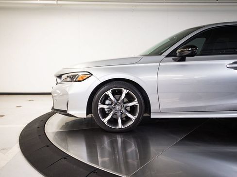 Used 2025 Honda Civic Sport image 11
