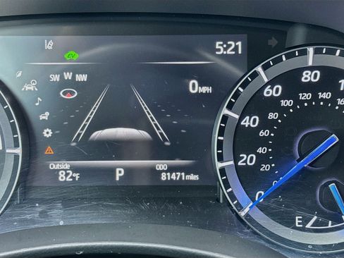 Used 2020 Toyota Highlander XLE AWD/4WD image 8
