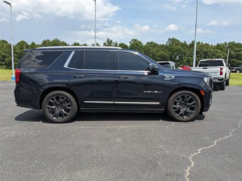 Used 2024 GMC Yukon Denali w/ Denali Reserve Package image 3