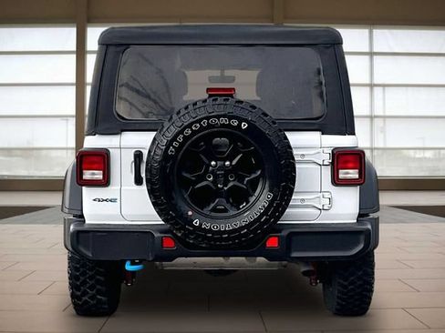 Used 2023 Jeep Wrangler Unlimited w/ 8.4" Radio Group AWD/4WD image 4