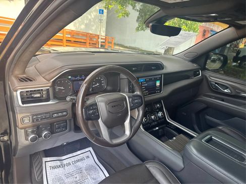 Used 2021 GMC Yukon XL Denali w/ Denali Premium Package AWD/4WD image 28