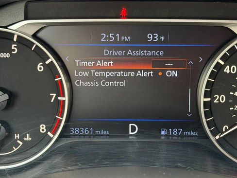 Used 2023 Nissan Altima 2.5 SR FWD image 33