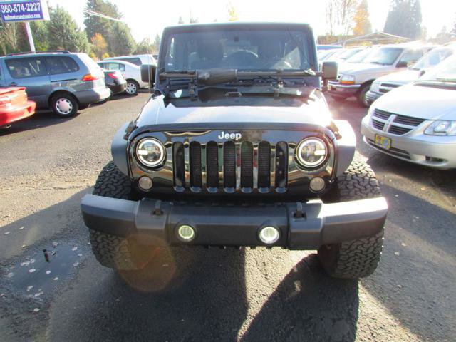 Used 2012 Jeep Wrangler Unlimited Sahara AWD/4WD image 2