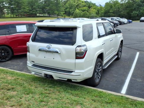 Used 2017 Toyota 4Runner Limited AWD/4WD image 10