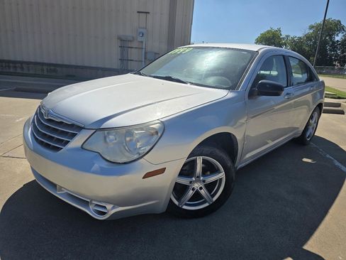Used 2010 Chrysler Sebring Touring FWD image 22