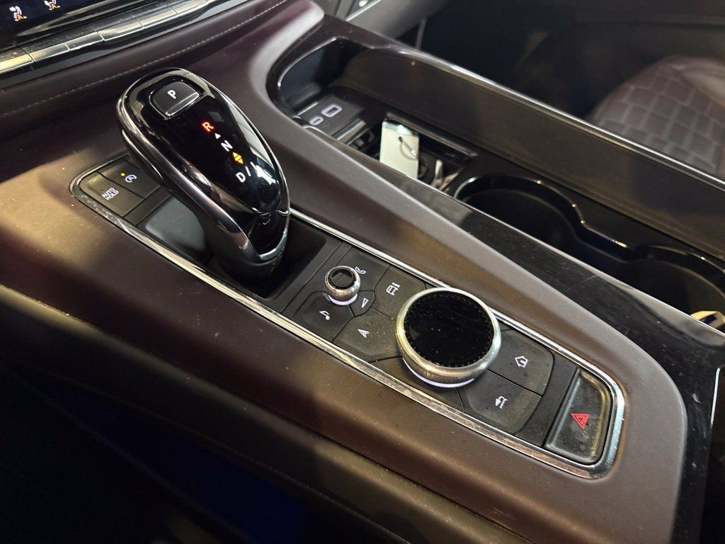 Used 2024 Cadillac Escalade Premium Luxury Platinum AWD/4WD image 22
