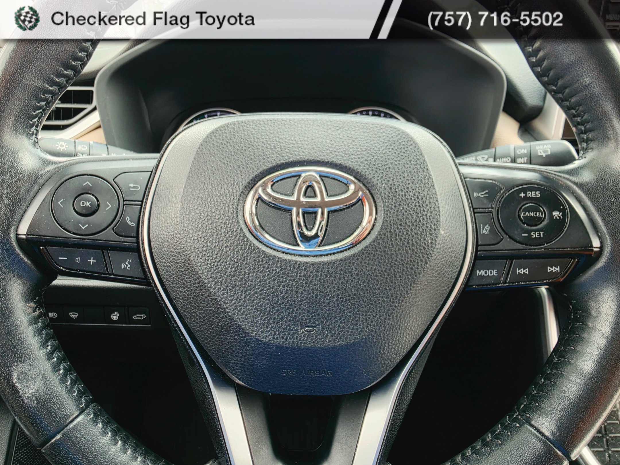 Used 2021 Toyota RAV4 XLE w/ Convenience Package AWD/4WD image 13