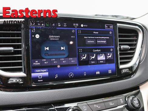 Used 2023 Chrysler Pacifica Touring-L FWD image 19