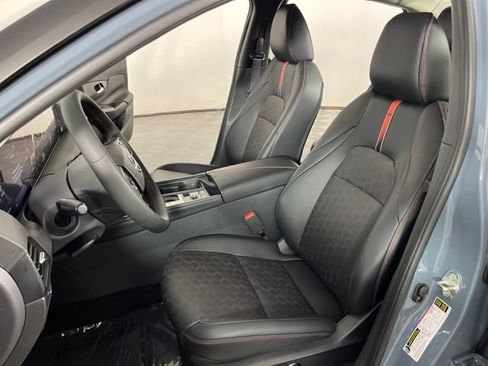 New 2026 Nissan Sentra SR w/ SR Premium Package FWD image 19