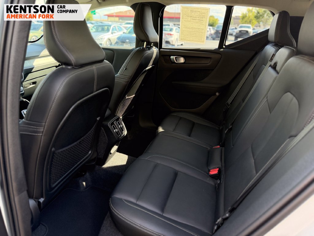 Used 2025 Volvo XC40 B5 Plus AWD/4WD image 34