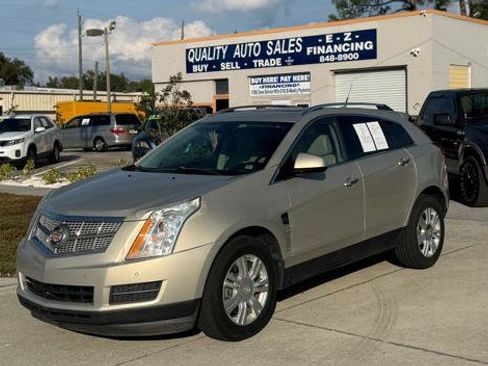 Used 2010 Cadillac SRX Luxury image 2