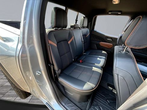 Used 2025 GMC Canyon AT4 AWD/4WD image 27