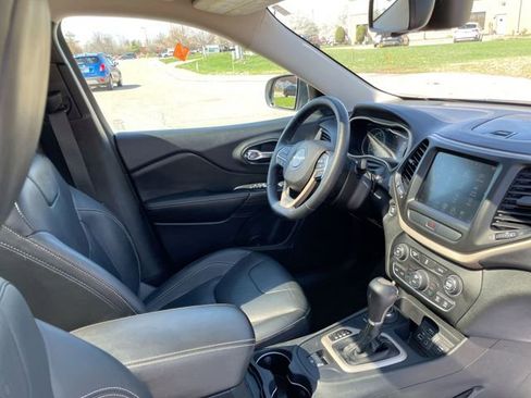 Used 2015 Jeep Cherokee Limited image 19