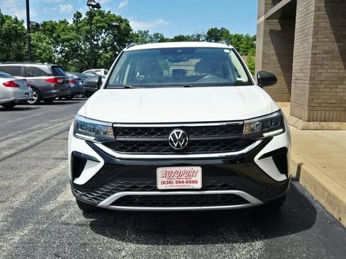 Used 2023 Volkswagen Taos S w/ Driver Assistance Package FWD image 2