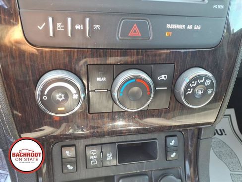 Used 2015 Chevrolet Traverse LT w/ Style and Technology Package FWD image 11