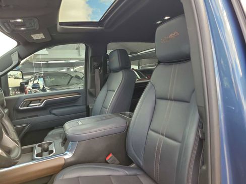 Used 2024 Chevrolet Silverado 2500 High Country w/ Technology Package image 11