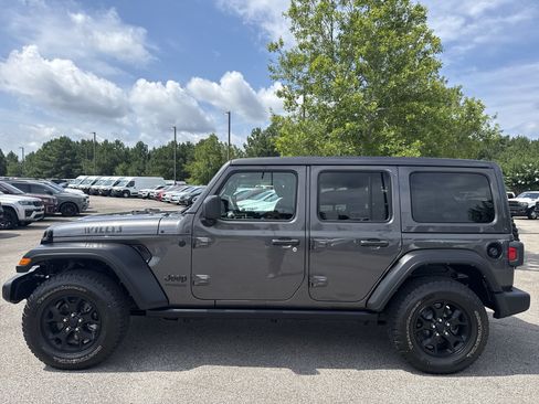Used 2022 Jeep Wrangler Unlimited Sport AWD/4WD image 4