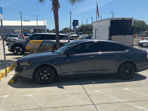 Used 2025 Honda Accord SE image 6