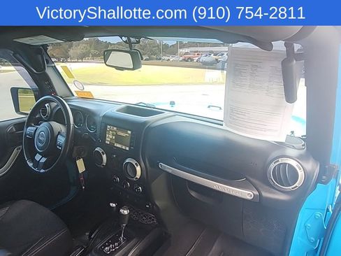 Used 2018 Jeep Wrangler Unlimited Sahara AWD/4WD image 24