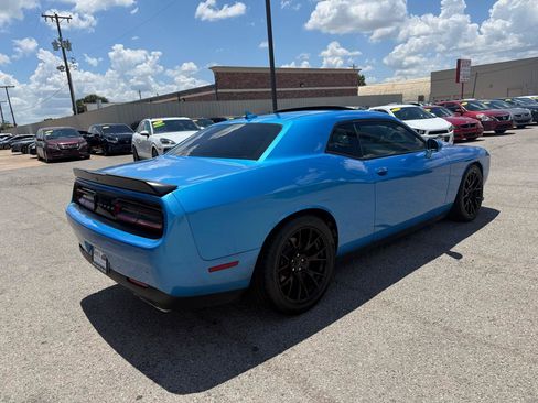 Used 2016 Dodge Challenger R/T Scat Pack w/ Leather Interior Group RWD image 6