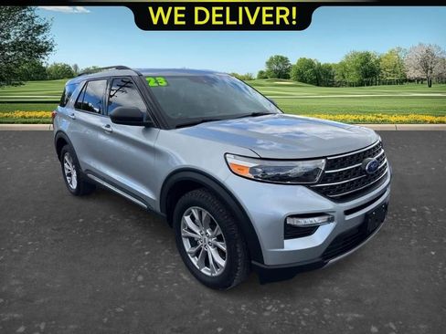 Used 2023 Ford Explorer XLT w/ Equipment Group 202A AWD/4WD image 3