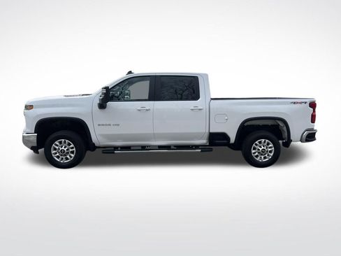 Used 2025 Chevrolet Silverado 2500 LT w/ Convenience Package AWD/4WD image 2
