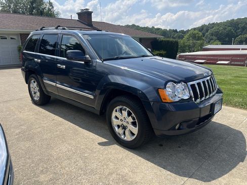 Used 2010 Jeep Grand Cherokee Limited w/ Trailer Tow Group IV AWD/4WD image 2
