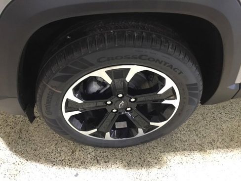 New 2026 Chevrolet Equinox LT w/ Convenience Package II image 9