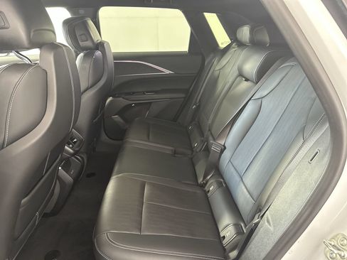 Used 2024 Cadillac Lyriq Sport RWD image 23