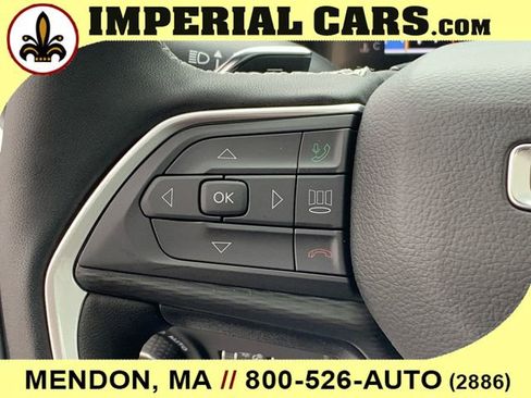 New 2025 Jeep Grand Cherokee Altitude image 28