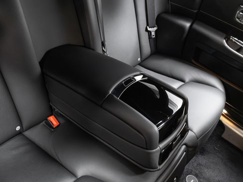 Used 2015 Rolls-Royce Ghost image 27