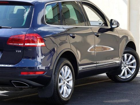 Used 2012 Volkswagen Touareg Sport AWD/4WD image 12