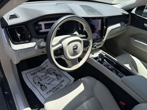 Certified 2024 Volvo XC60 B5 Plus AWD/4WD image 9
