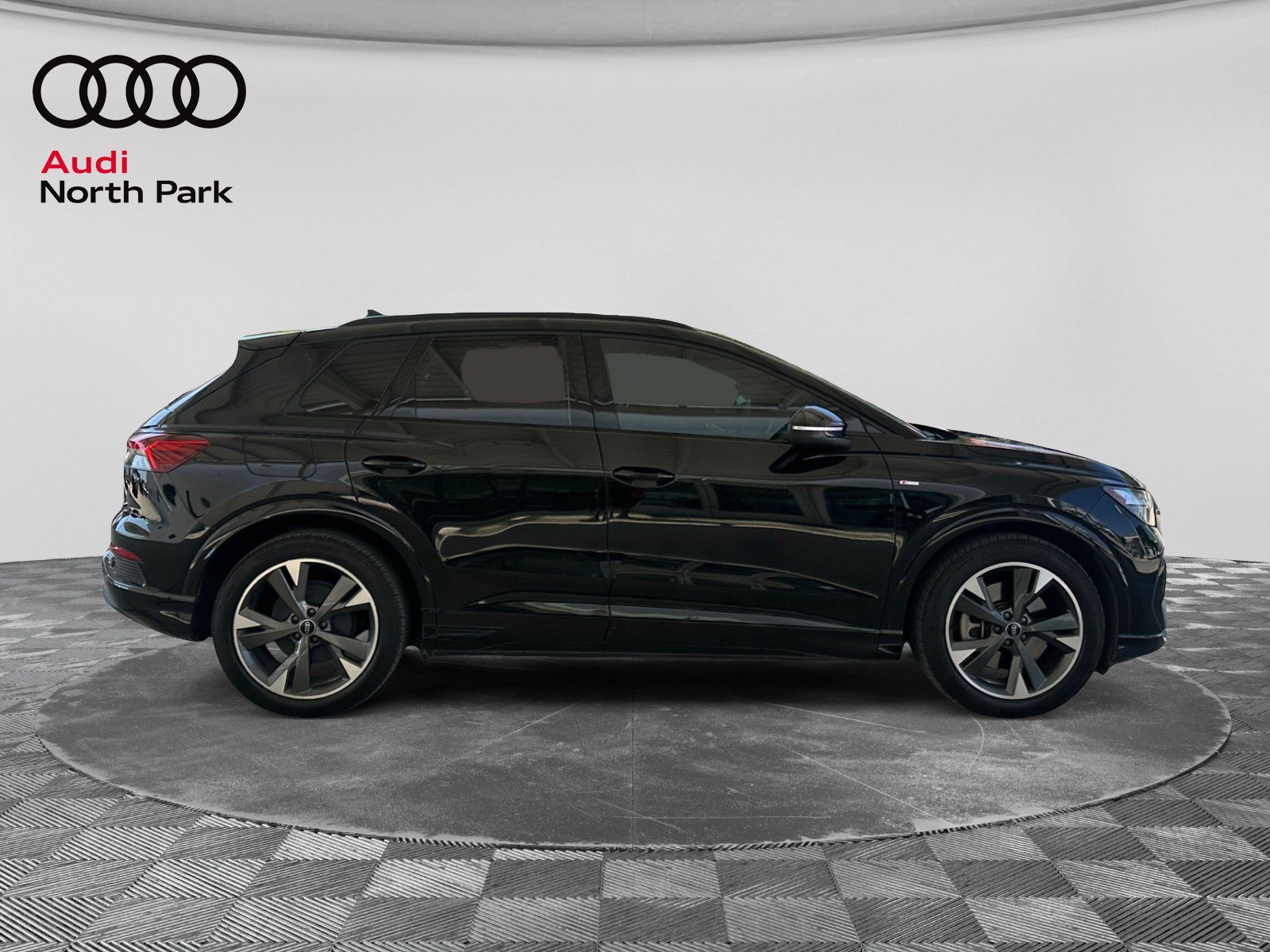 Used 2024 Audi Q4 e-tron Premium w/ Convenience Package AWD/4WD image 6