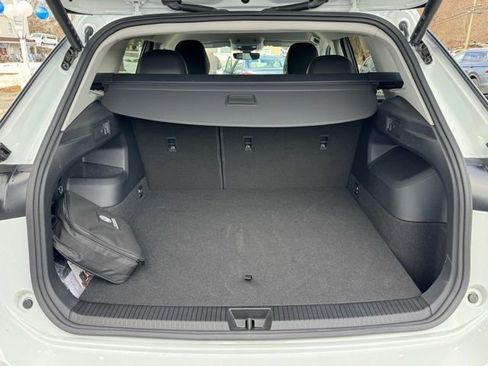 Used 2025 Volkswagen Tiguan SE image 18