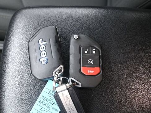 Used 2023 Jeep Wrangler Unlimited w/ Cold Weather Group AWD/4WD image 15