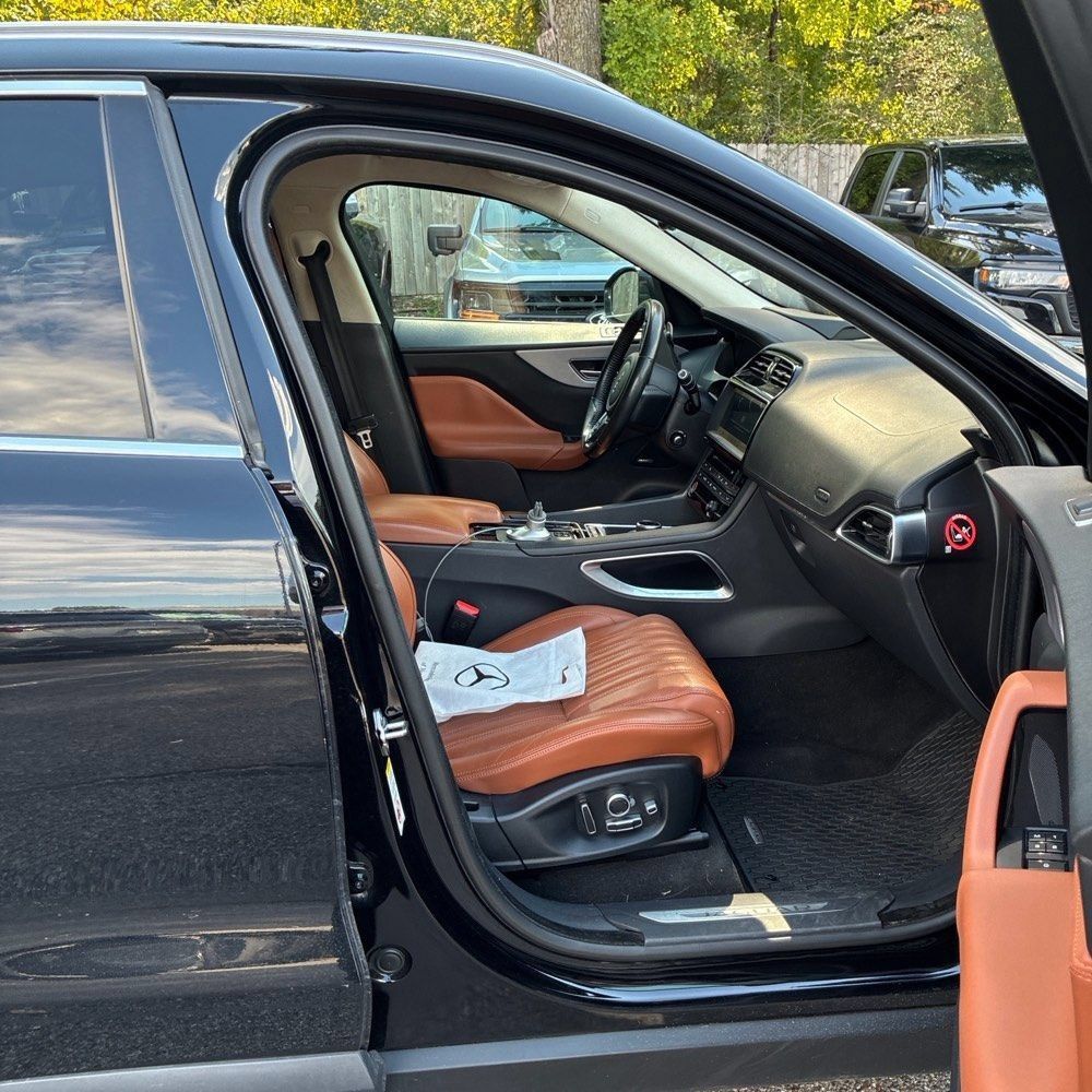 Used 2019 Jaguar F-PACE Portfolio AWD/4WD image 6