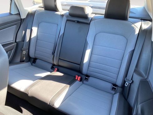 Used 2025 Volkswagen Jetta SE FWD image 14
