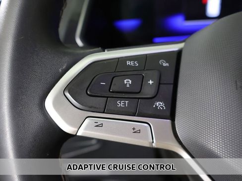 Certified 2023 Volkswagen Tiguan SE image 3