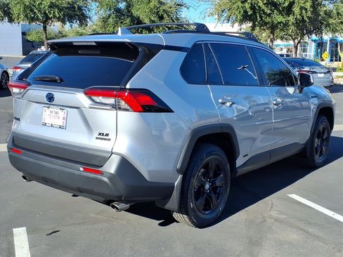 Used 2021 Toyota RAV4 XLE image 8