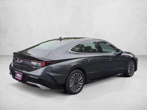 Certified 2024 Hyundai Sonata Limited FWD image 5