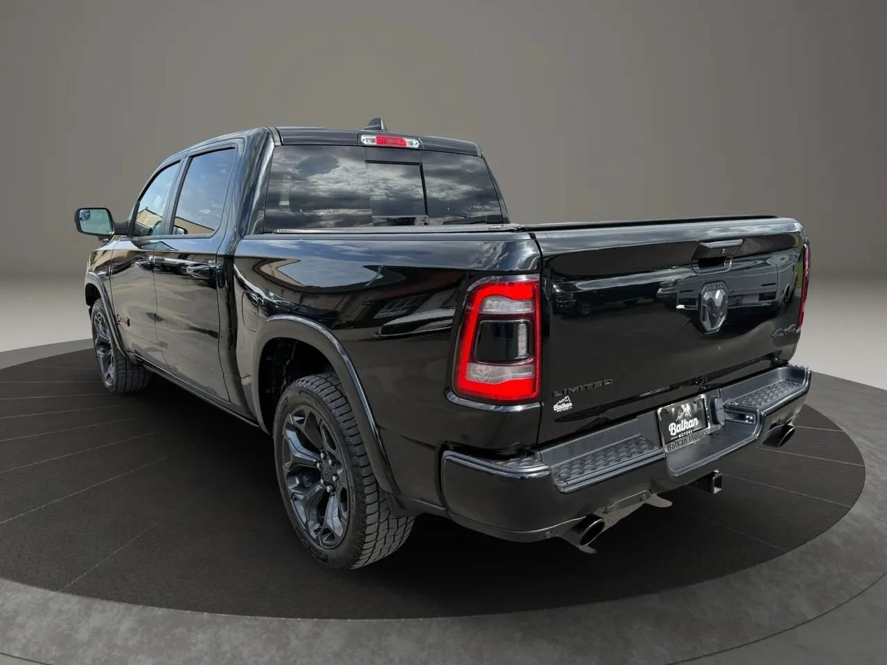 Used 2022 RAM 1500 Limited w/ (RED) Edition AWD/4WD image 9