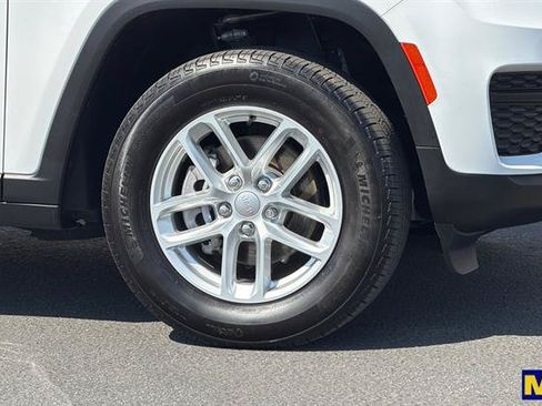 Used 2024 Jeep Grand Cherokee Laredo X RWD image 34
