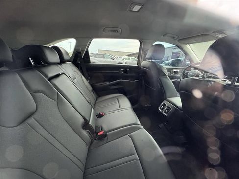 Certified 2023 Kia Sorento S AWD/4WD image 4